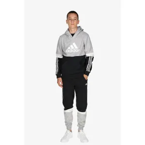 Atraktivna adidas kombinacija
