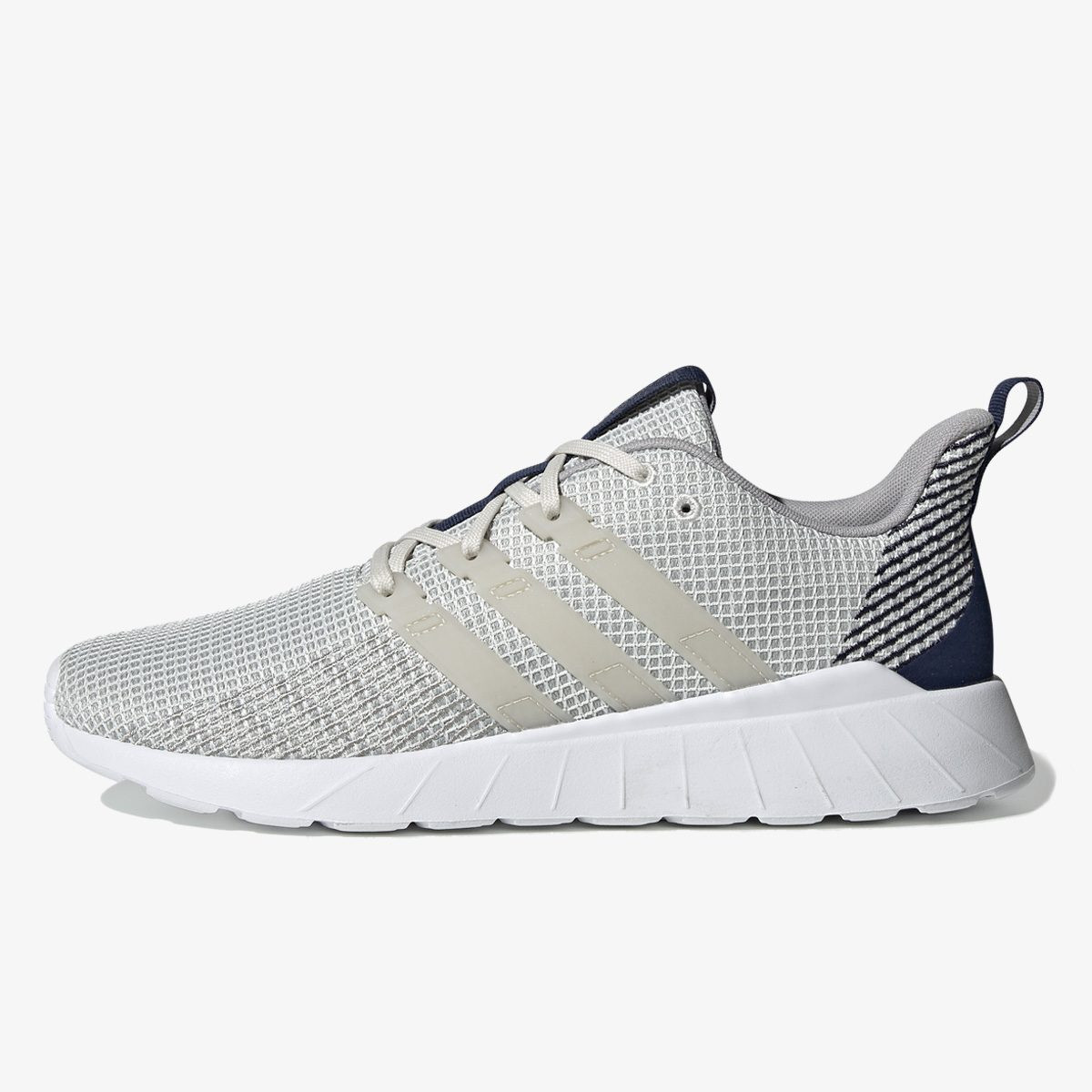 adidas questar flow cena