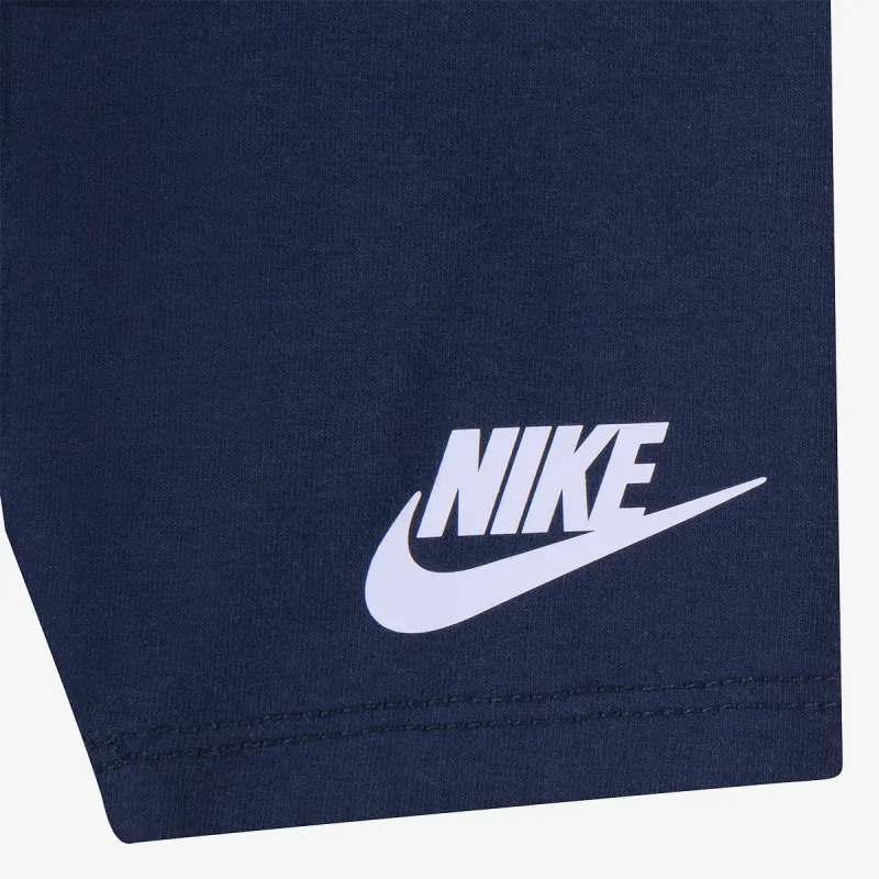NIKE ŠORC I MAJICA Boxy