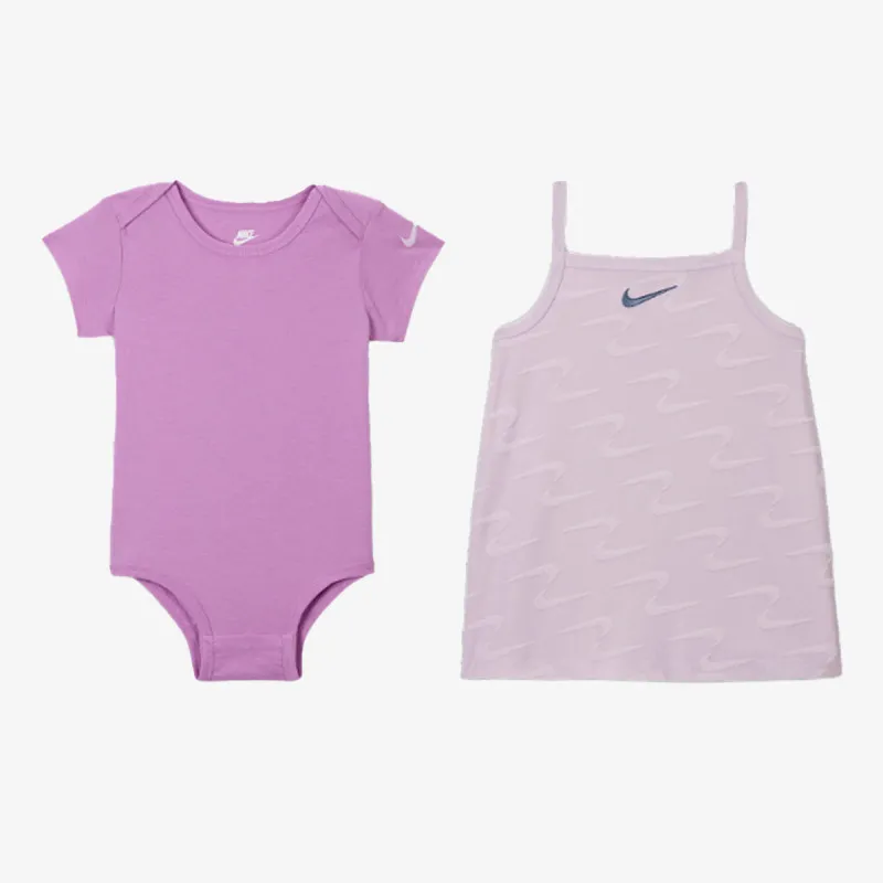 NIKE Set Swoosh Motion