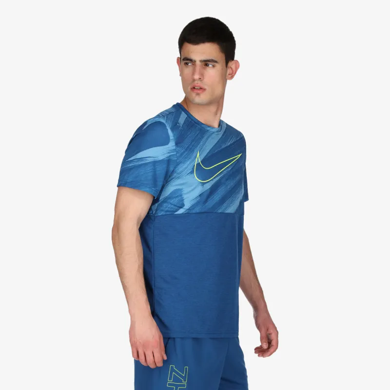 NIKE Majica Pro Dri-FIT SuperSet Sport Clash