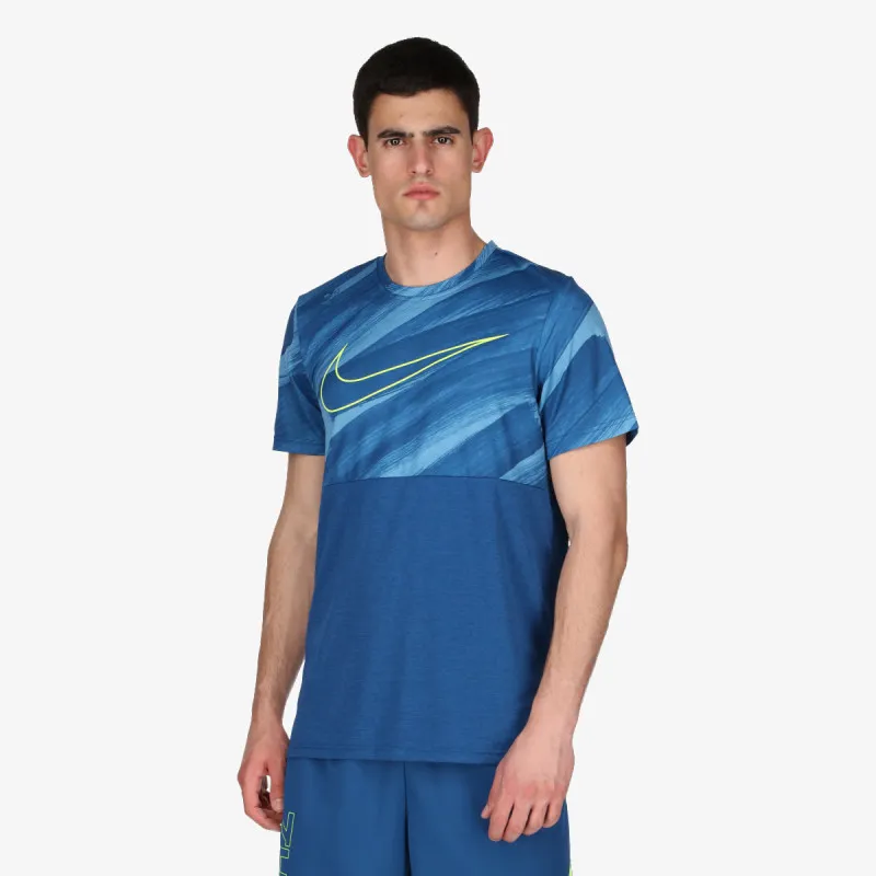 NIKE Majica Pro Dri-FIT SuperSet Sport Clash