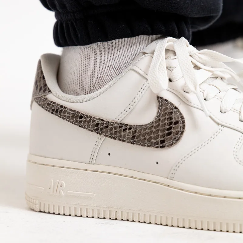 NIKE Patike WMNS AIR FORCE 1 '07 REC 