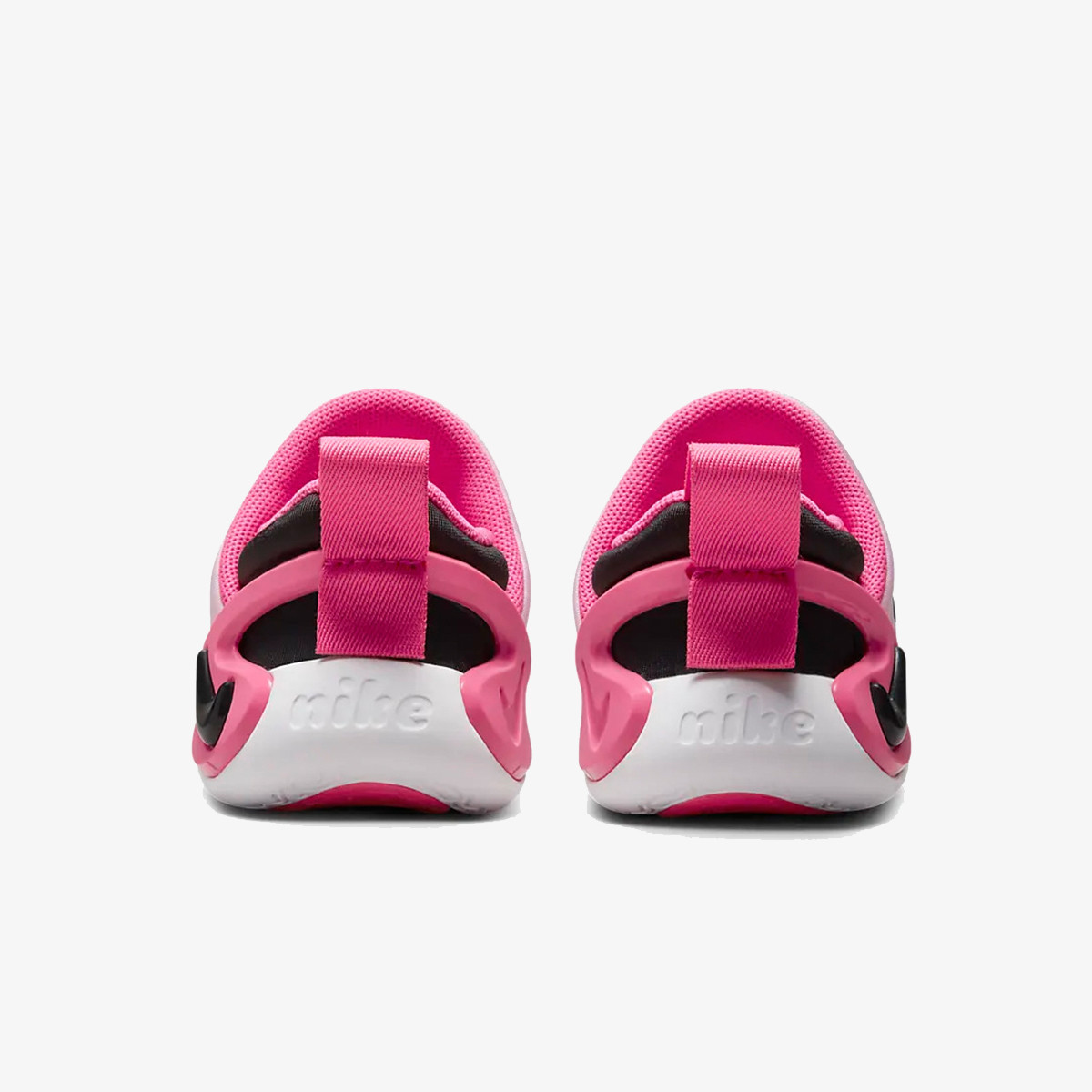NIKE Patike Dynamo Go