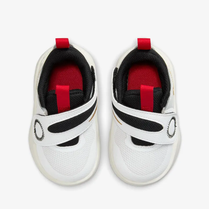 NIKE Patike Team Hustle D 11