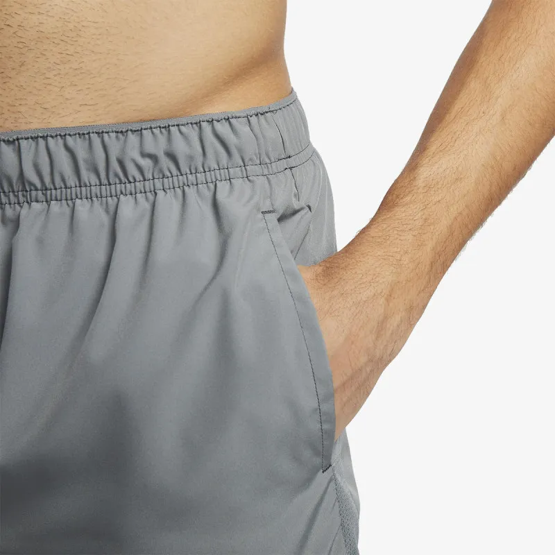 NIKE Šorc Challenger
