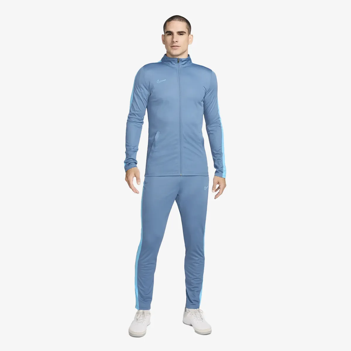 NIKE Trenerka Academy 23