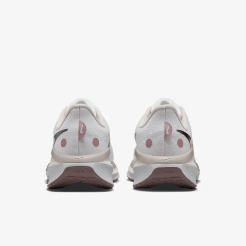 NIKE Patike W NIKE VOMERO 17