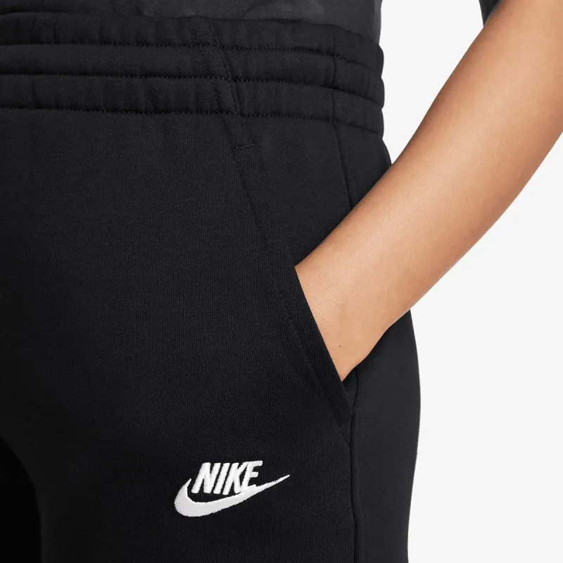 NIKE Šorc Club