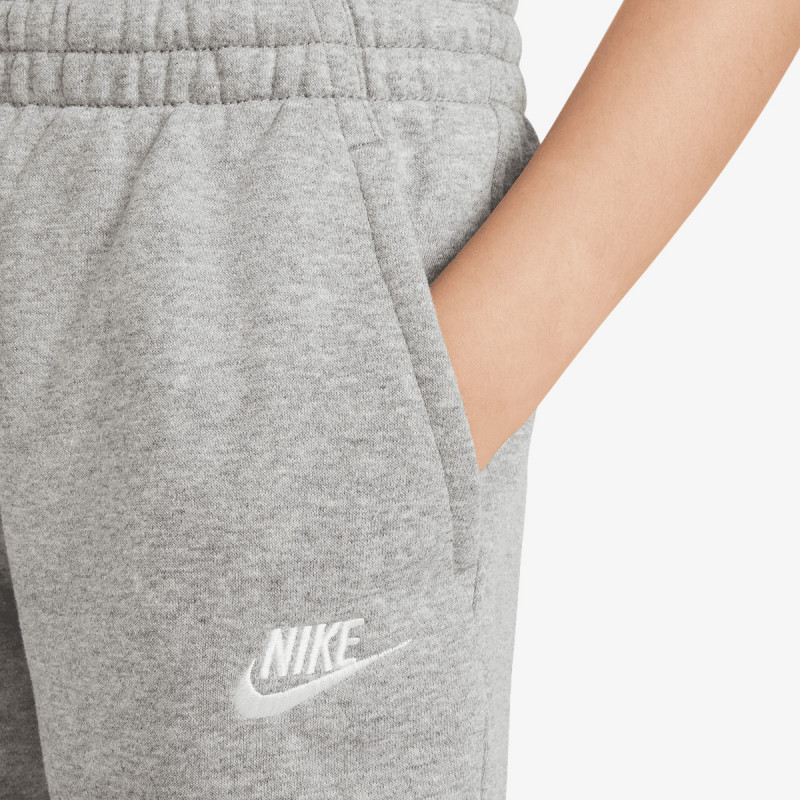 NIKE Šorc Club