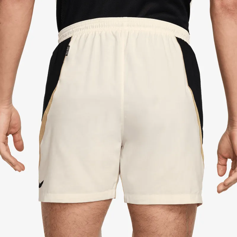 NIKE Šorc Strike+