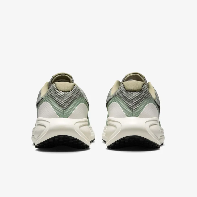 NIKE Patike Revolution 8
