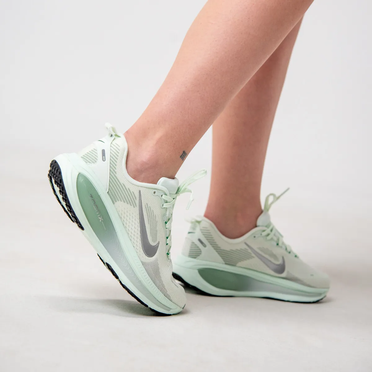 NIKE Patike Vomero 18 