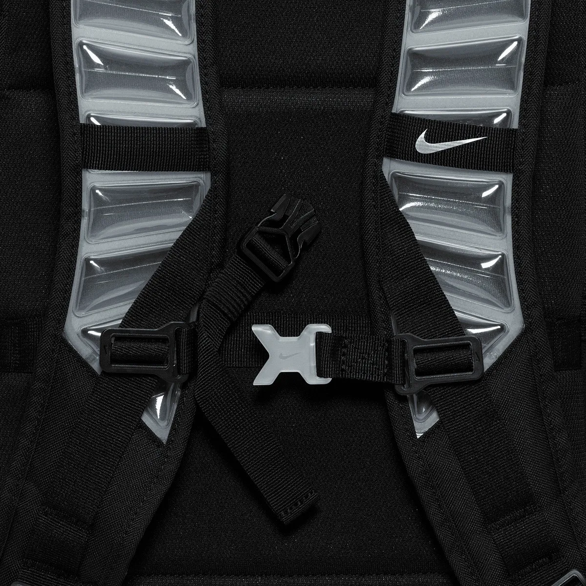 NIKE Ranac Varsity Elite 