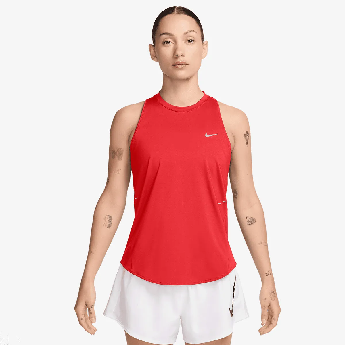NIKE Majica Swift