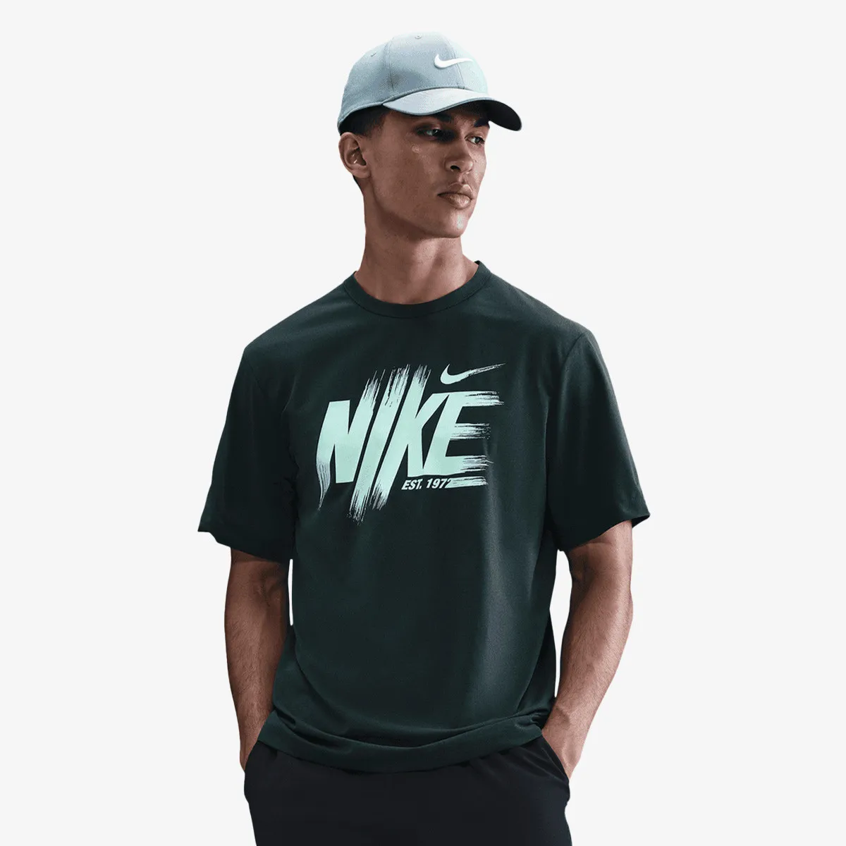NIKE Majica Hyverse 