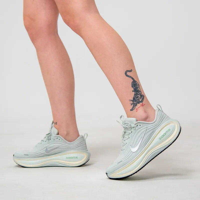 NIKE Patike Vomero Plus 