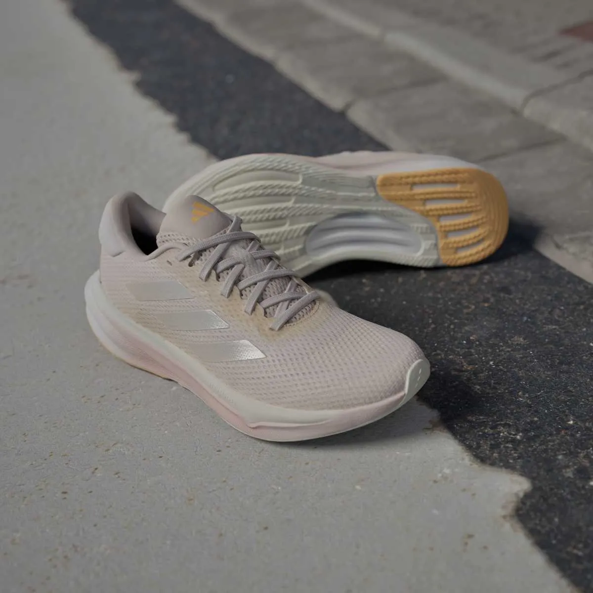 ADIDAS Patike Supernova Stride 