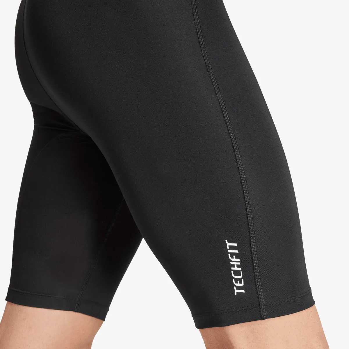 ADIDAS Helanke Techfit Base