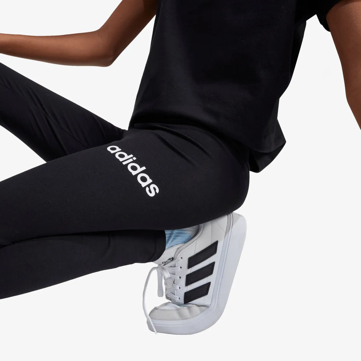 ADIDAS Helanke Linear