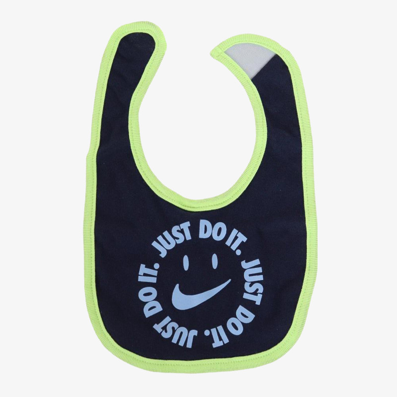 NIKE Set PLAY HAPPY