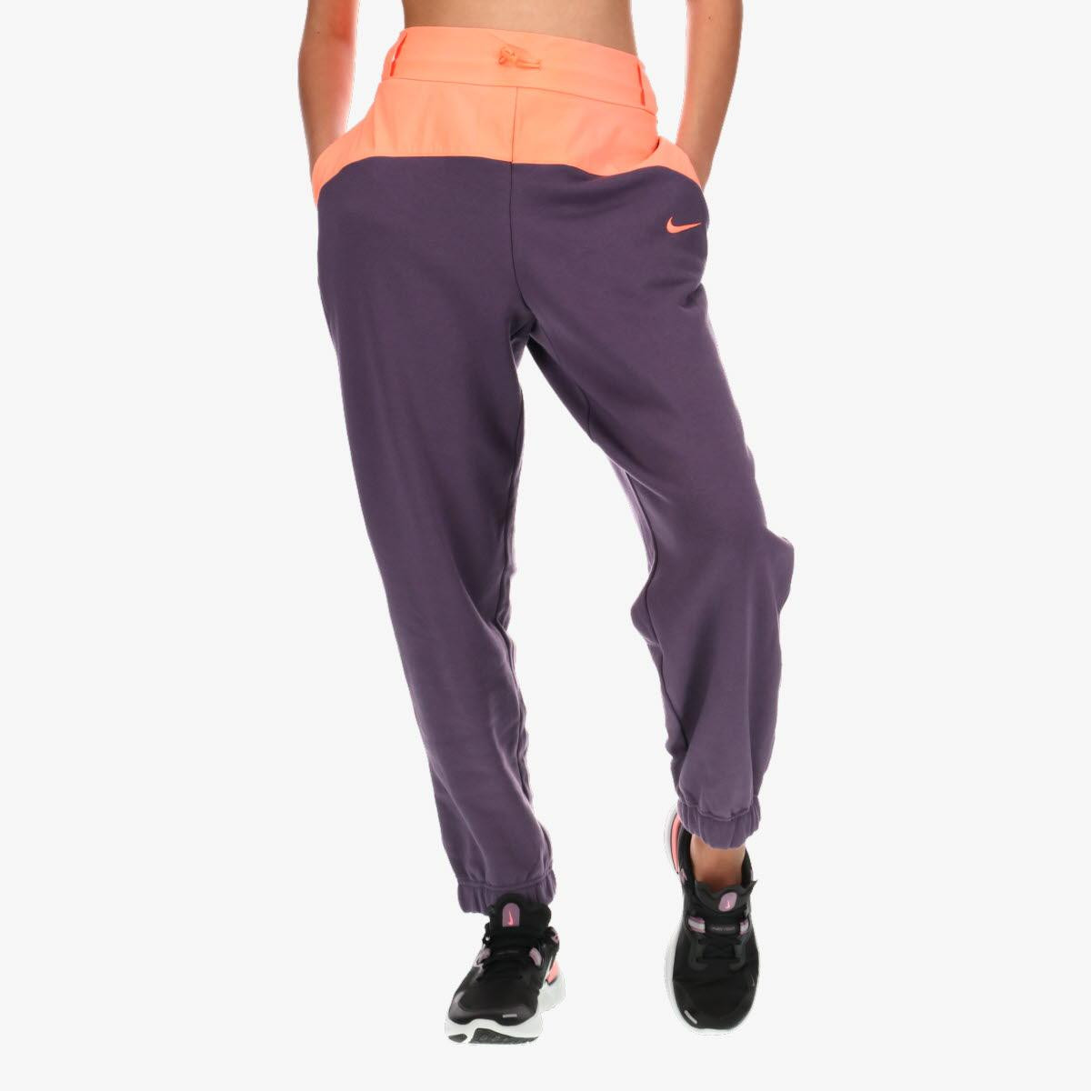 ljubicasta nike trenerka